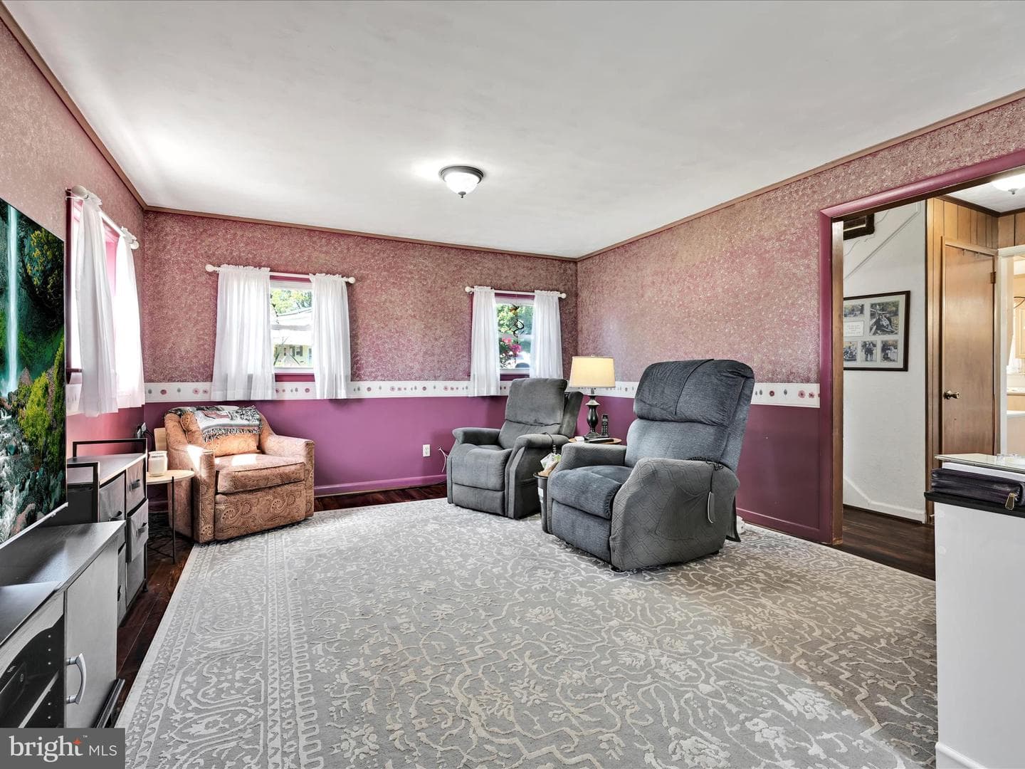 544 N College Street photo 16