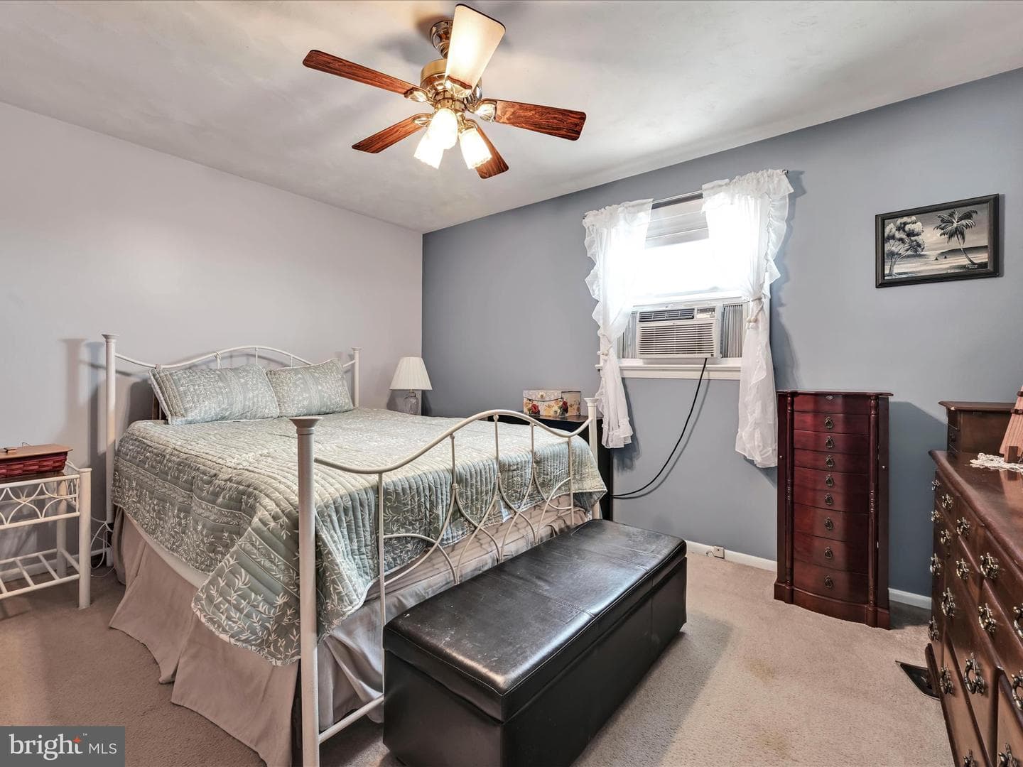 544 N College Street photo 20