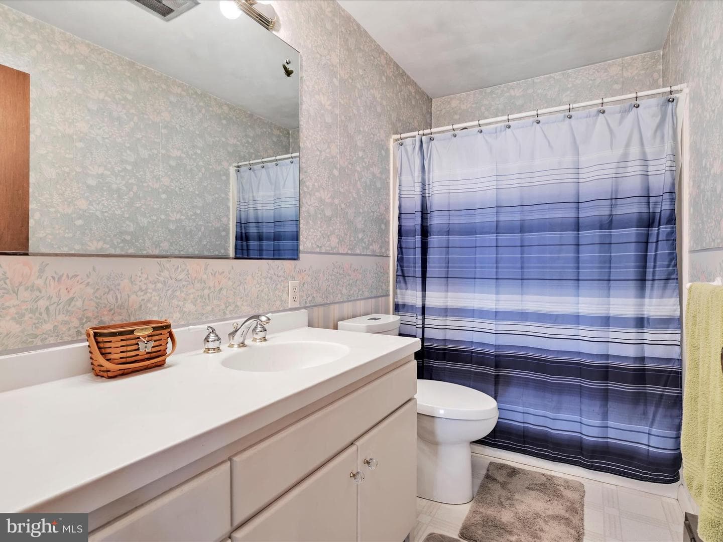 544 N College Street photo 23