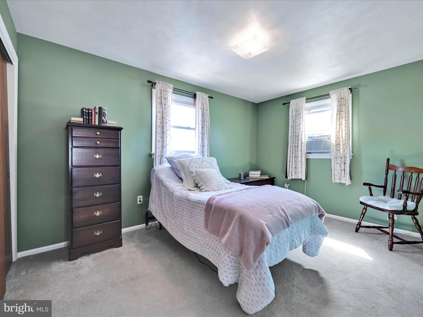 544 N College Street photo 24