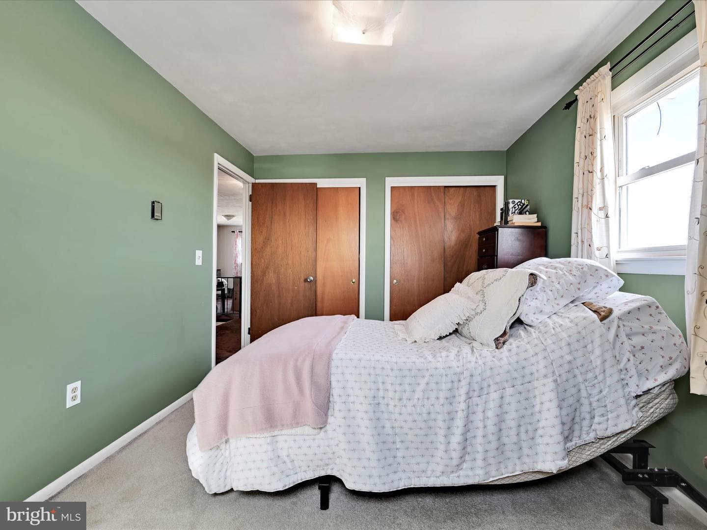 544 N College Street photo 25