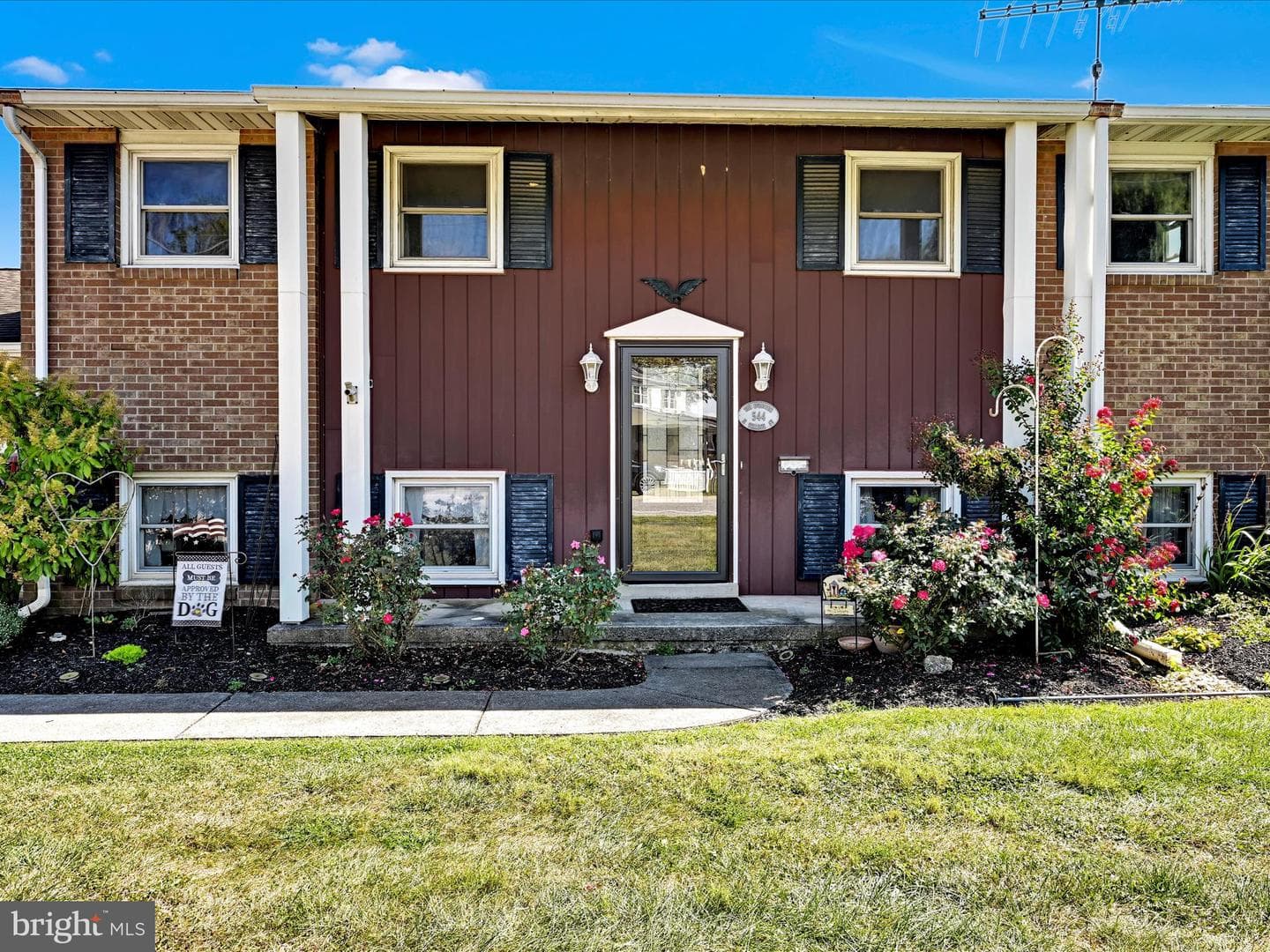 544 N College Street photo 3