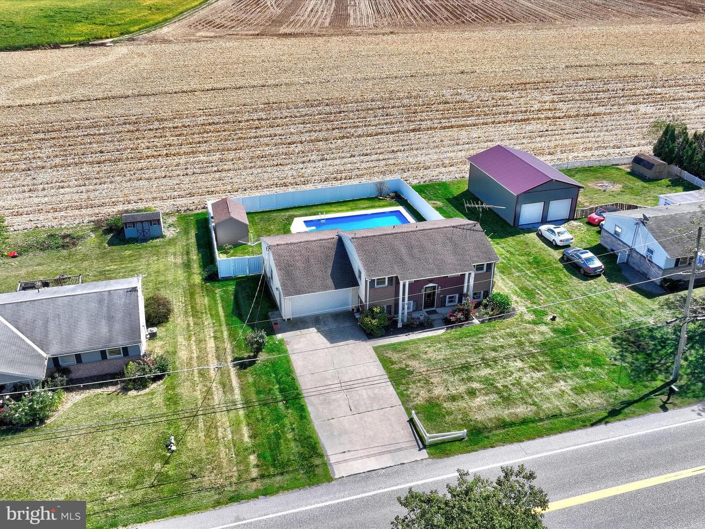 544 N College Street photo 32
