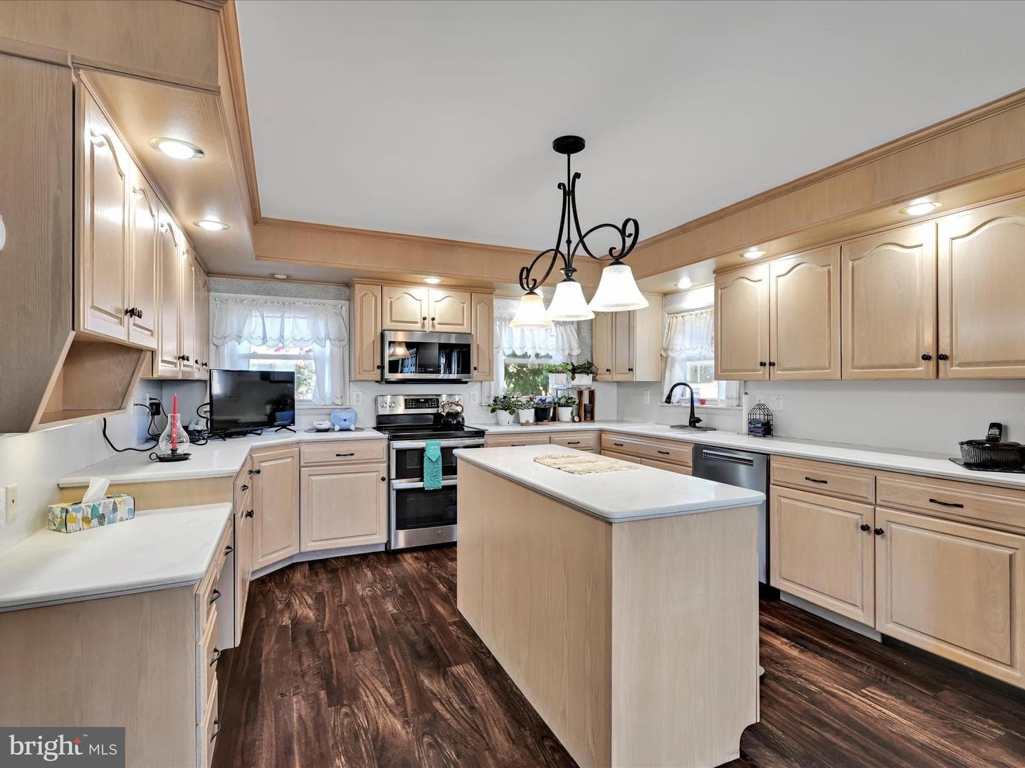 544 N College Street photo 5