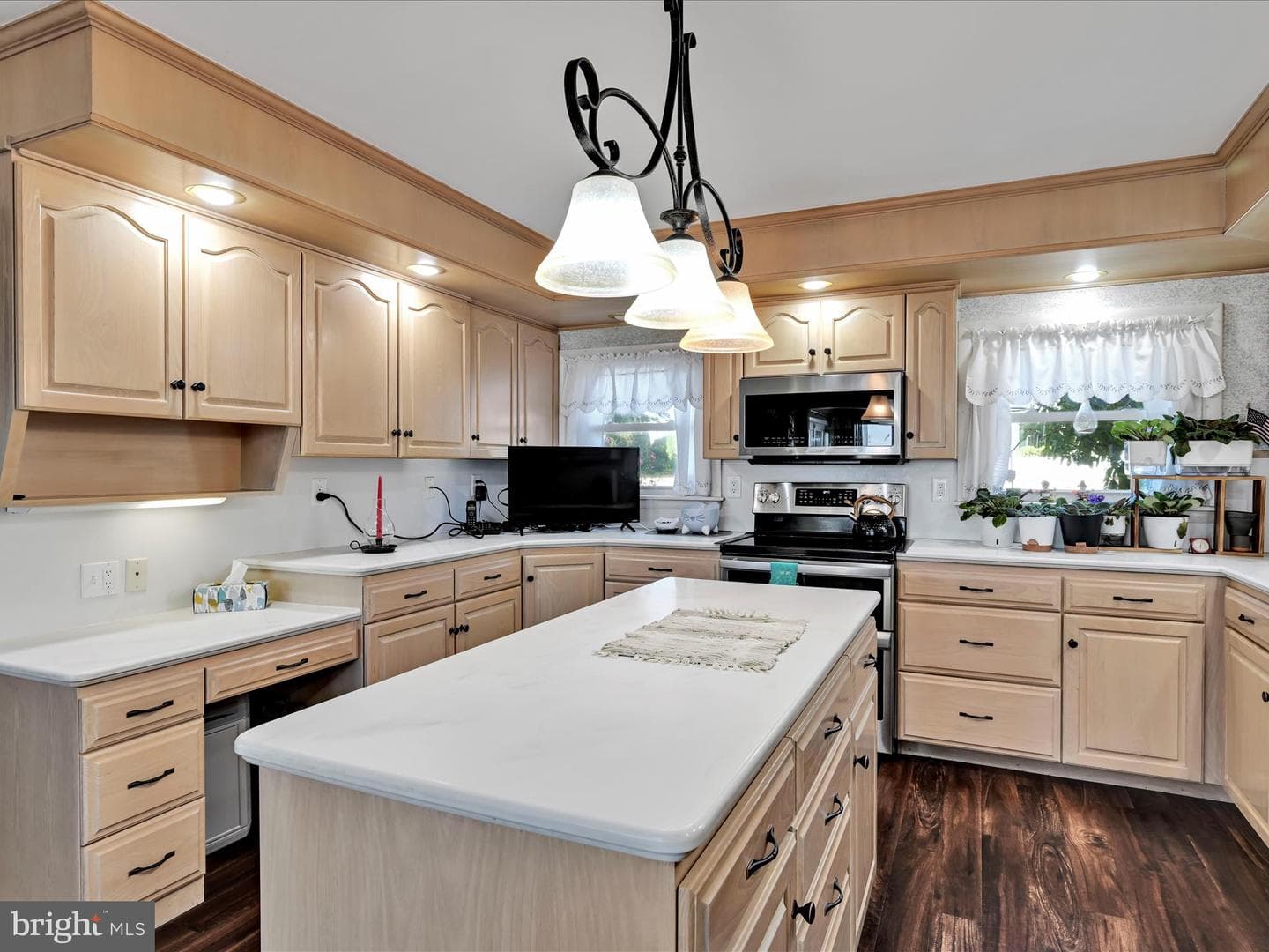 544 N College Street photo 6