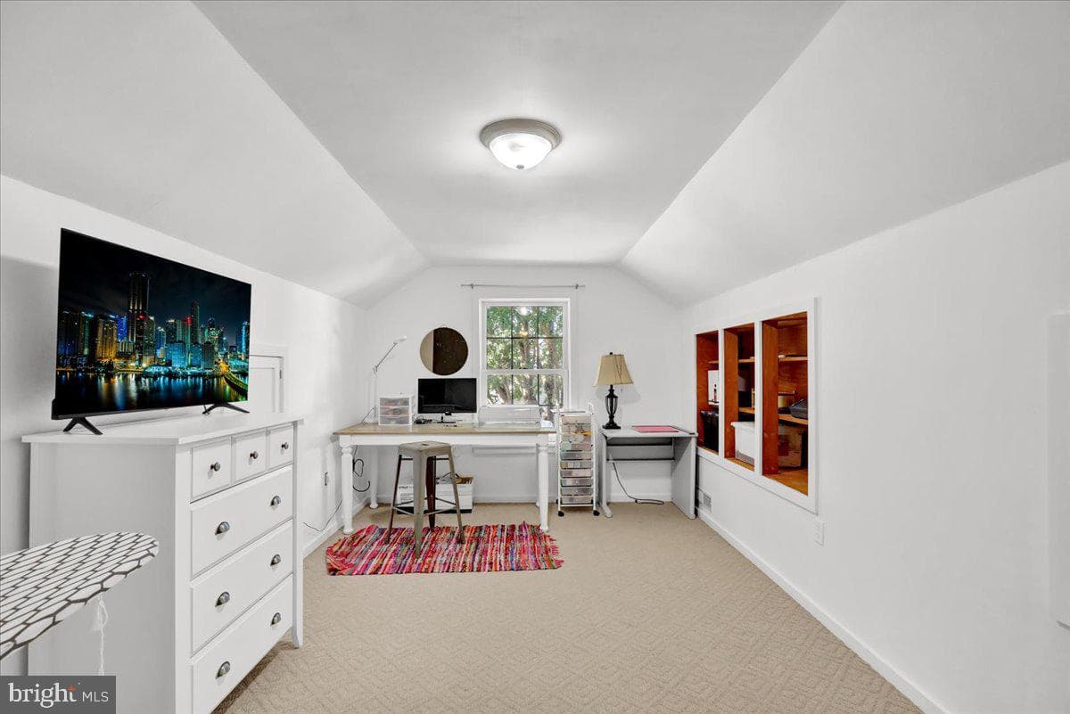 10 Manor Drive photo 26
