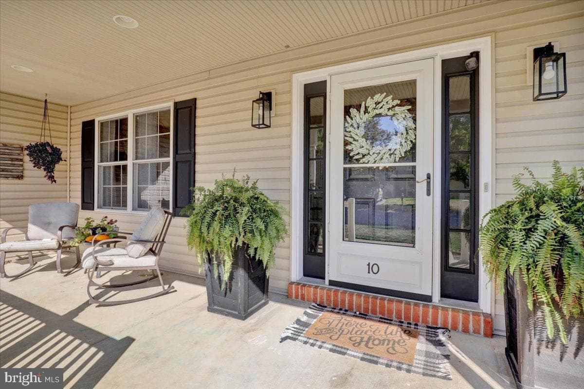 10 Manor Drive photo 4
