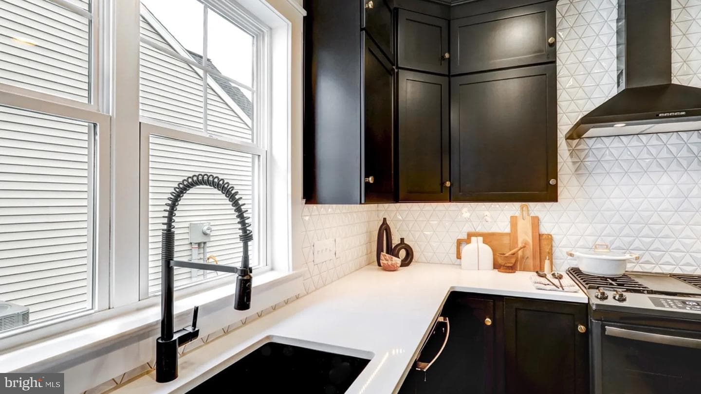108 Flora Blvd photo 10