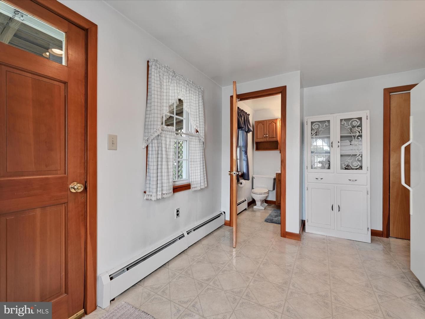 140 N Railroad Street photo 17