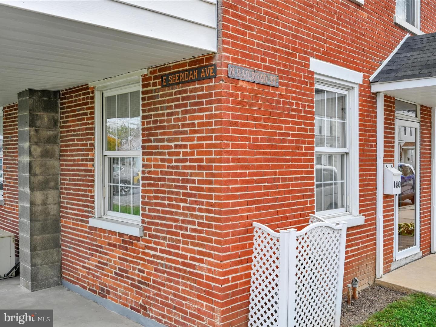 140 N Railroad Street photo 2