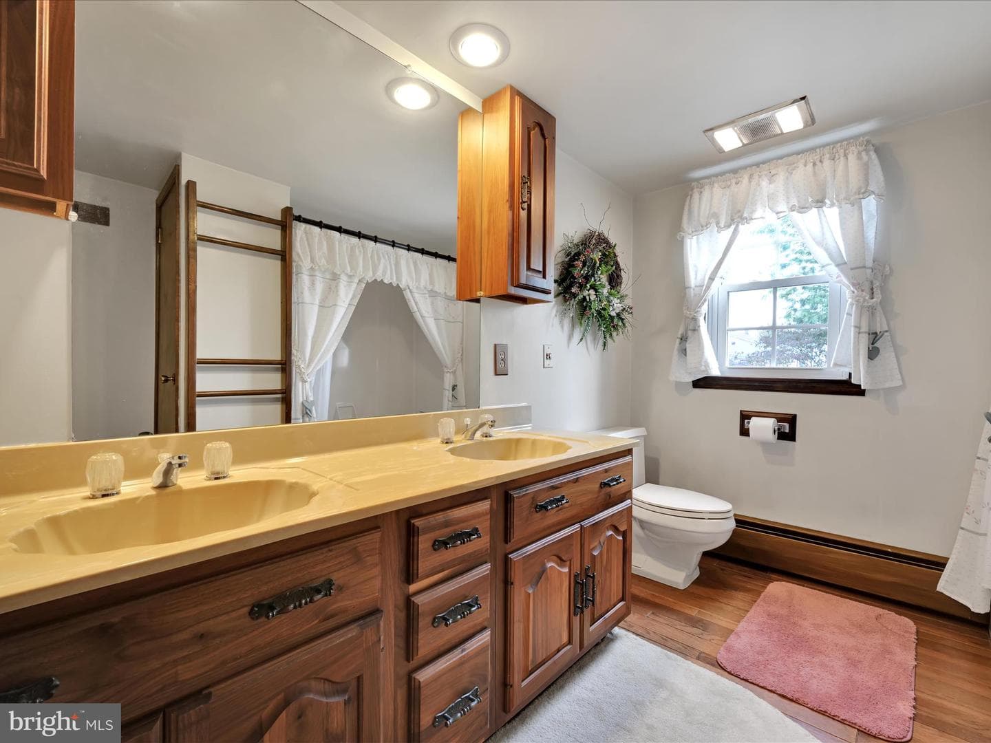 140 N Railroad Street photo 24