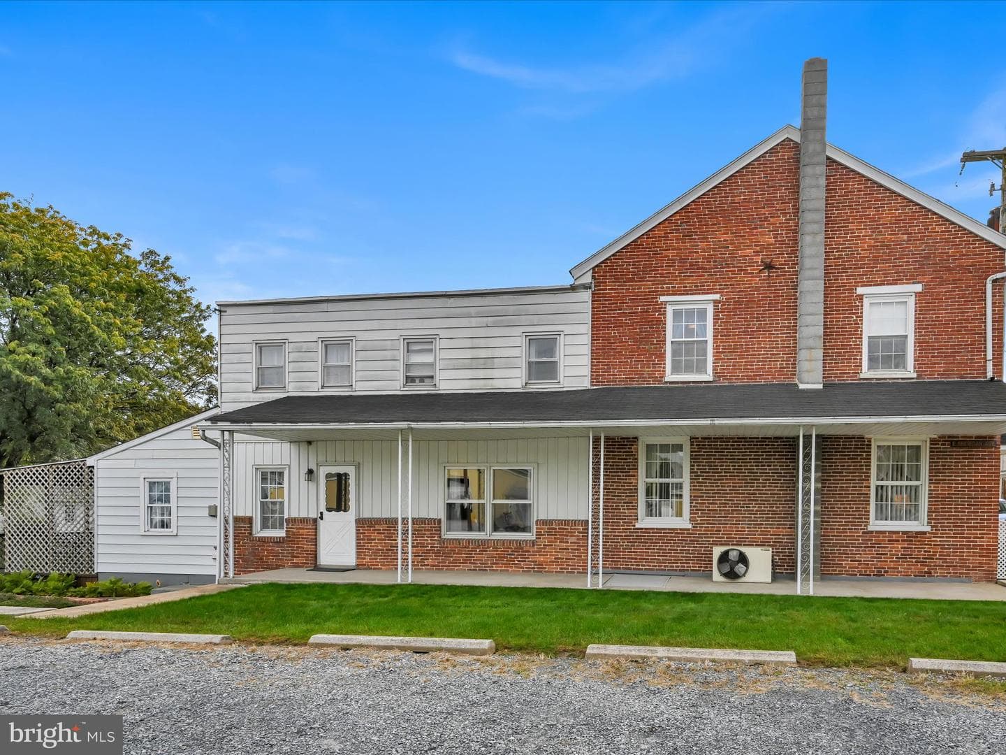 140 N Railroad Street photo 27