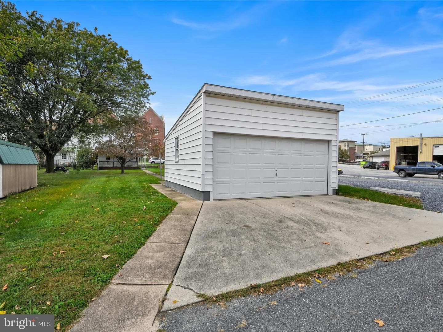 140 N Railroad Street photo 34