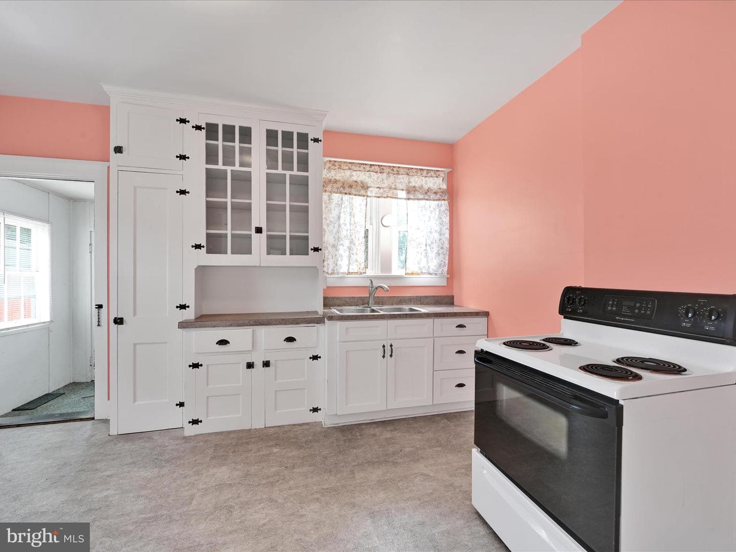 1546 Oak Street photo 10