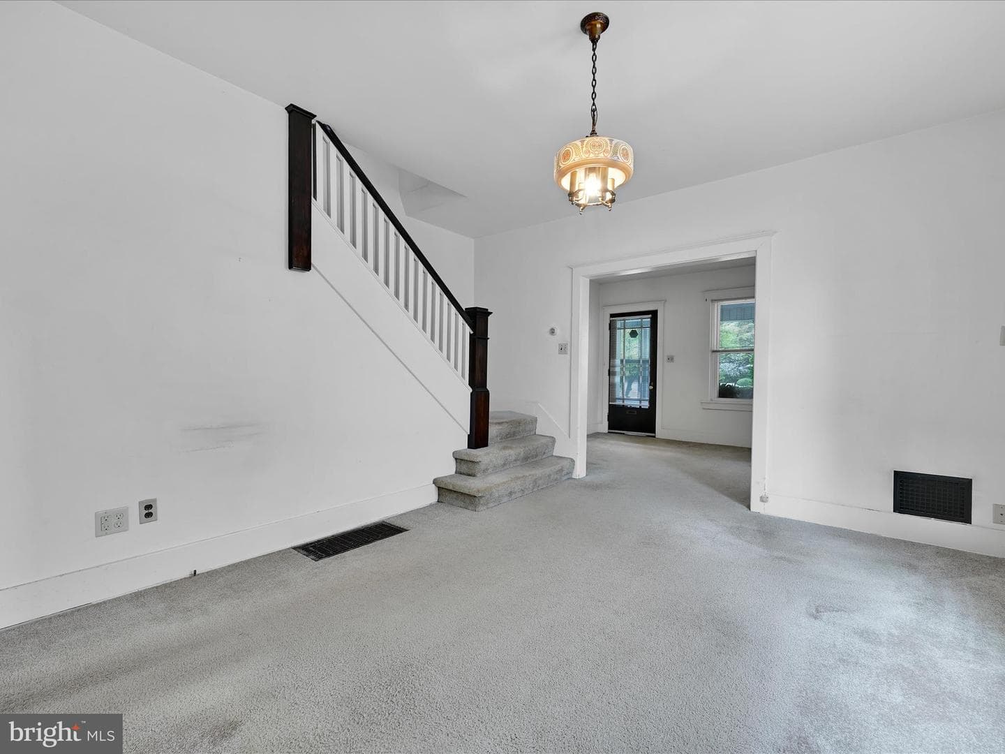 1546 Oak Street photo 9