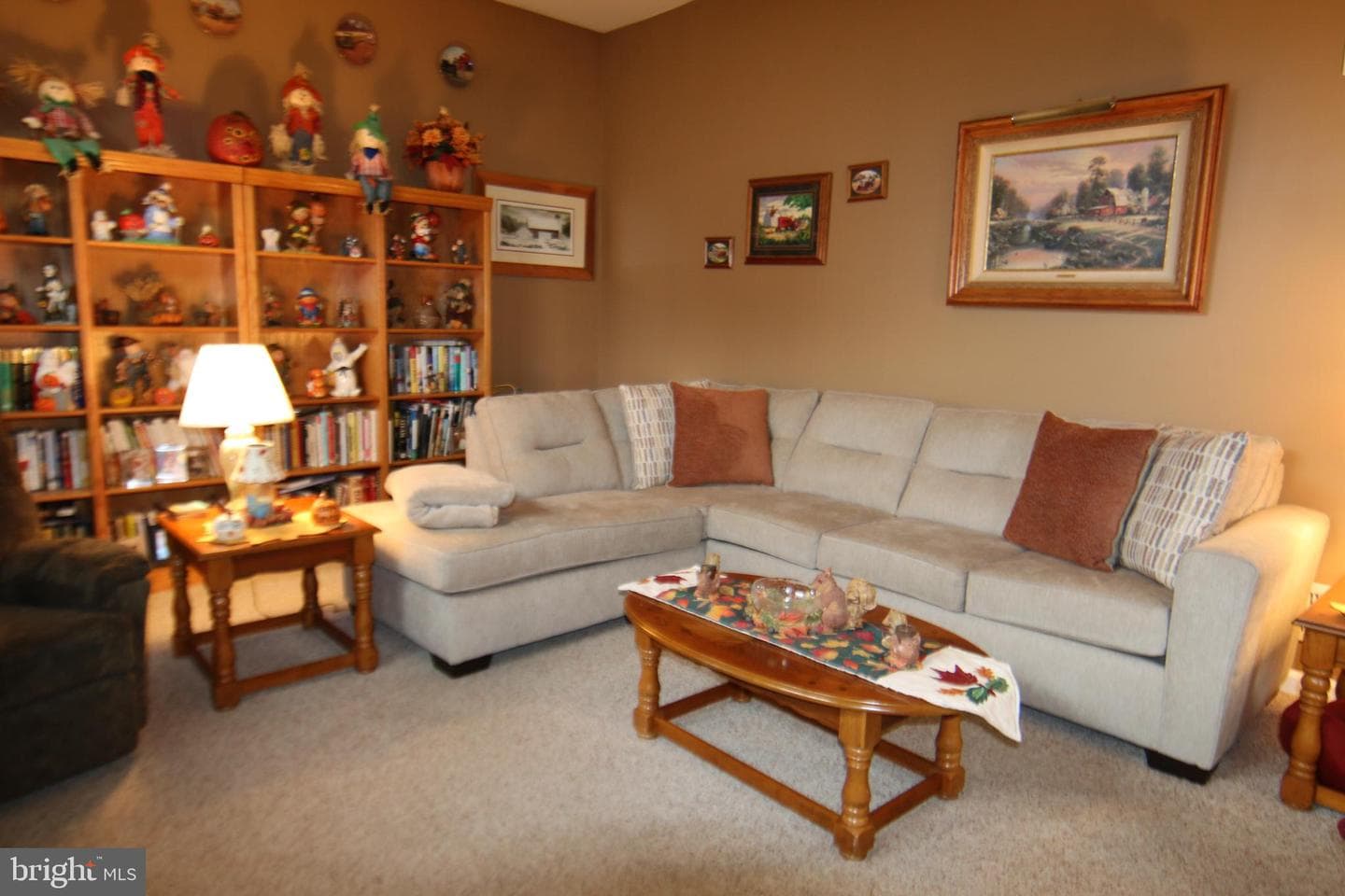 527 Royal Road photo 17