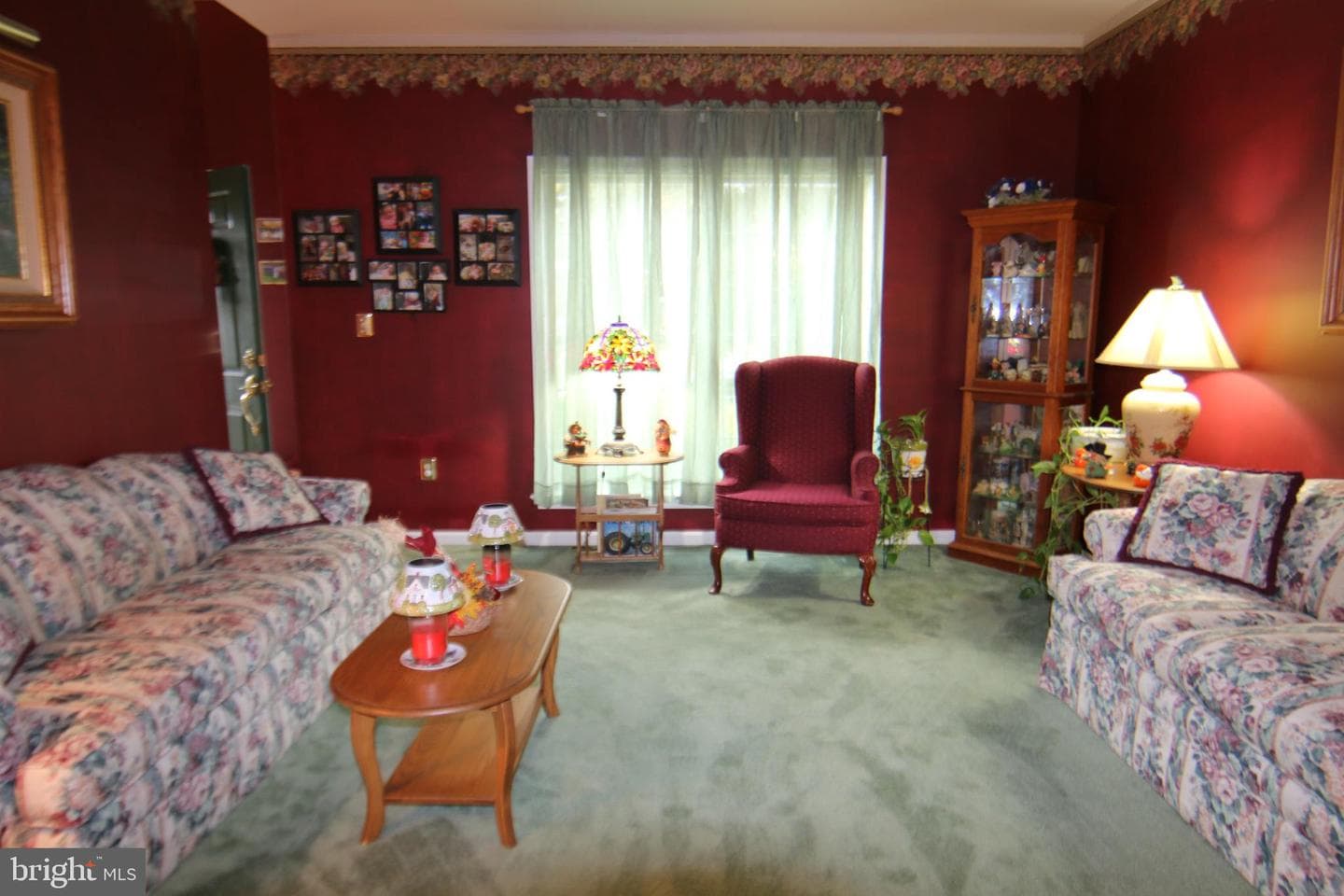 527 Royal Road photo 7