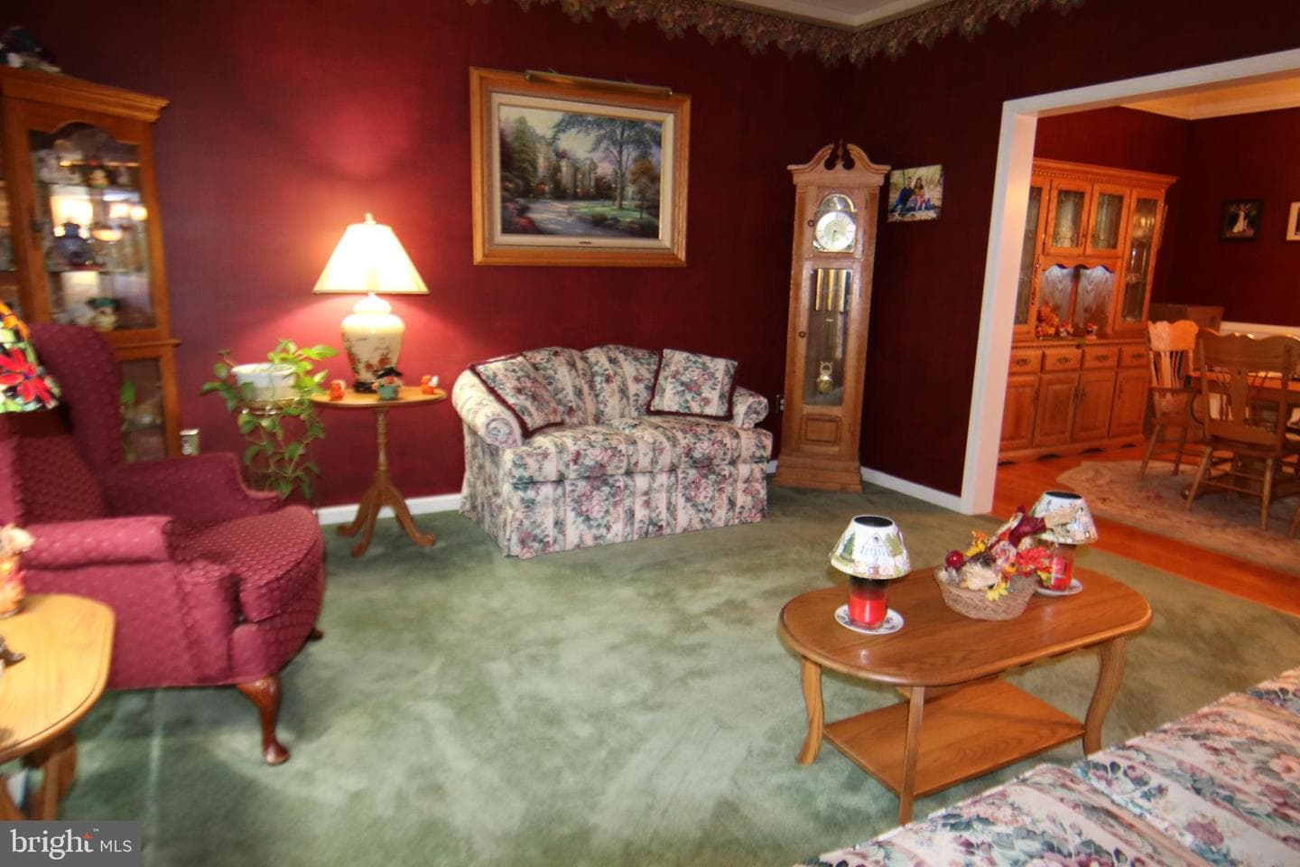 527 Royal Road photo 9