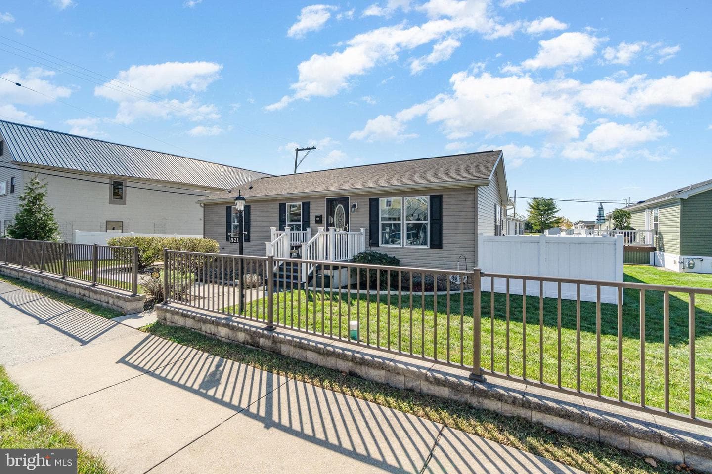421 N Railroad Street photo 25