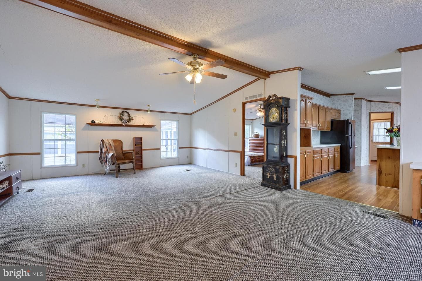 564 W Cedar Street photo 16