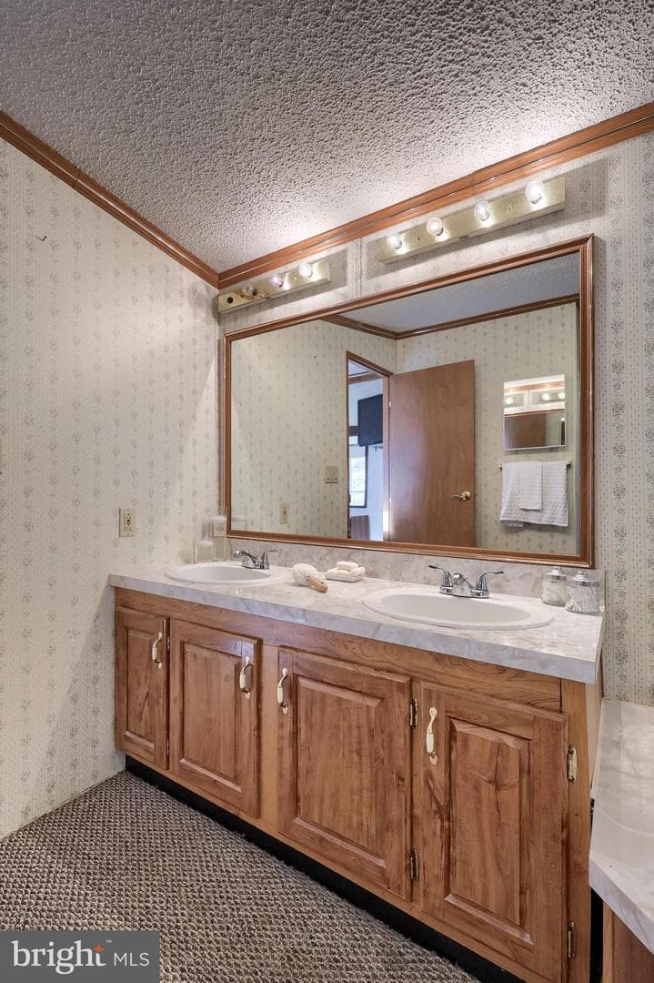 564 W Cedar Street photo 26
