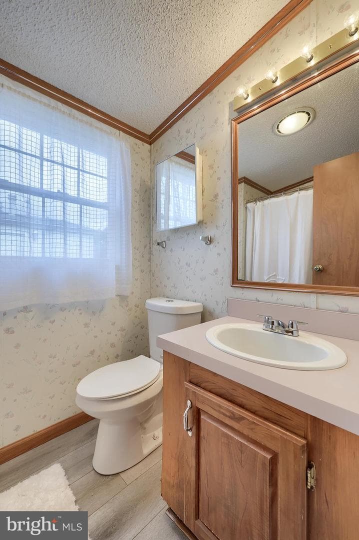 564 W Cedar Street photo 28