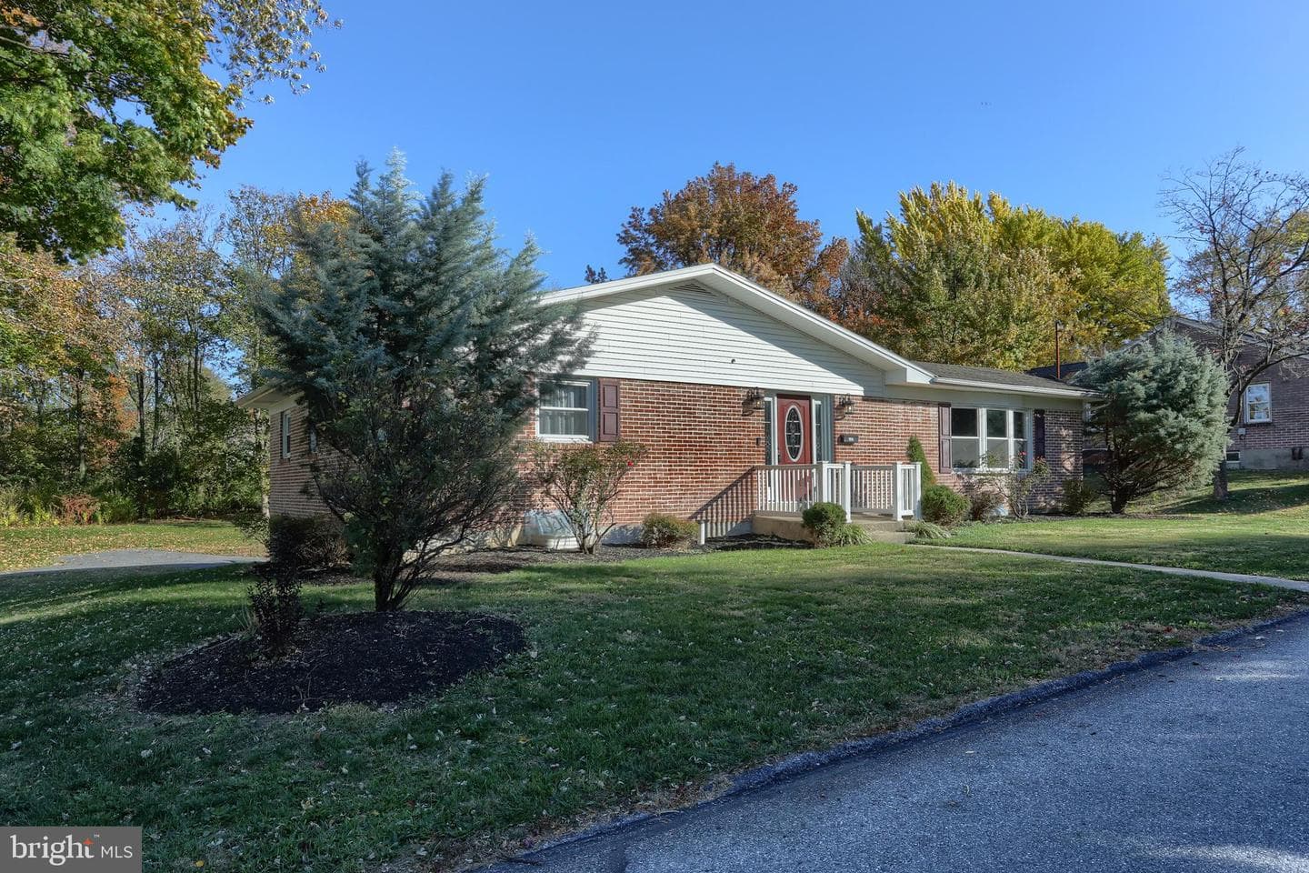 508 Noble Street photo 2