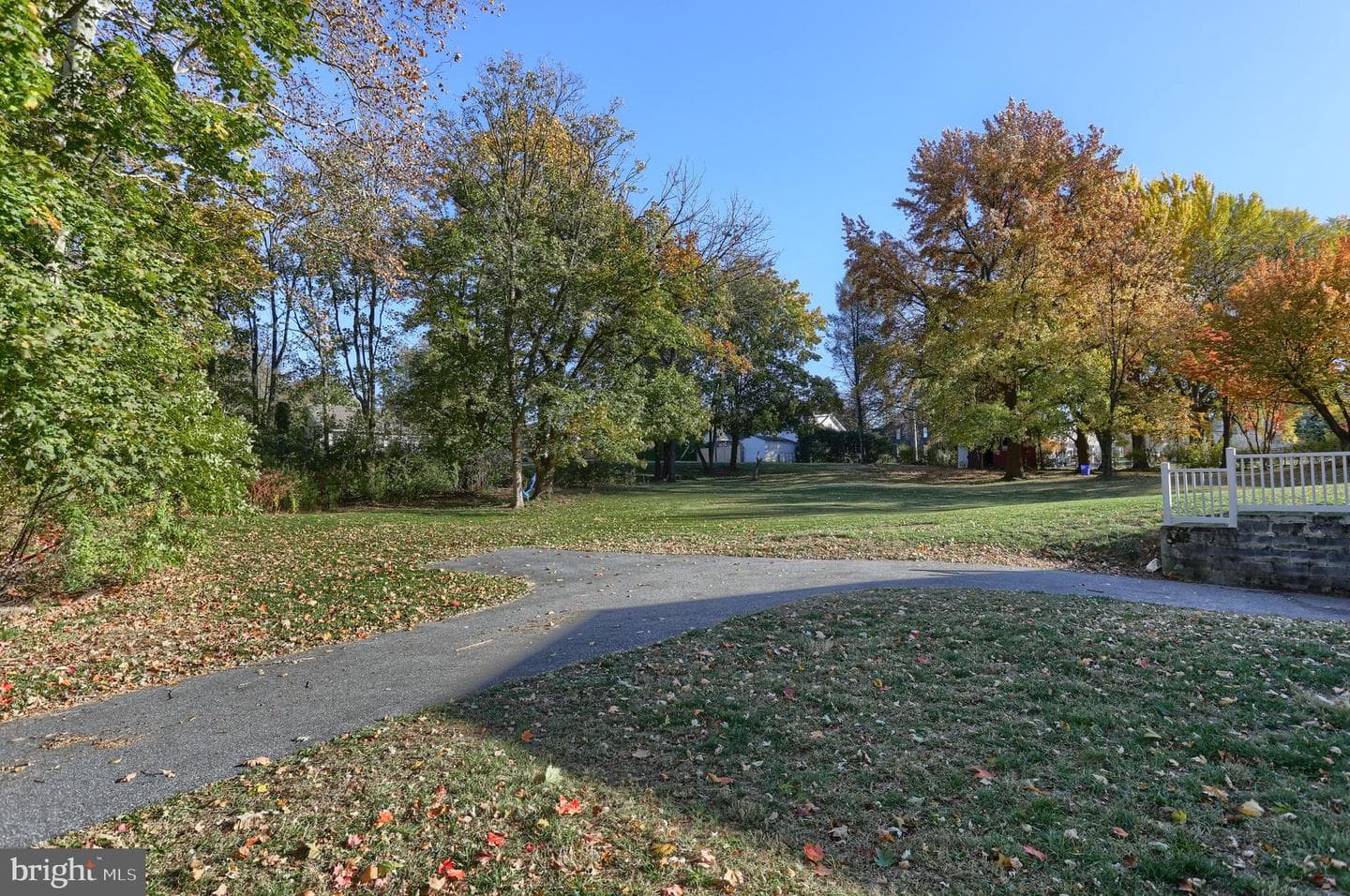 508 Noble Street photo 36
