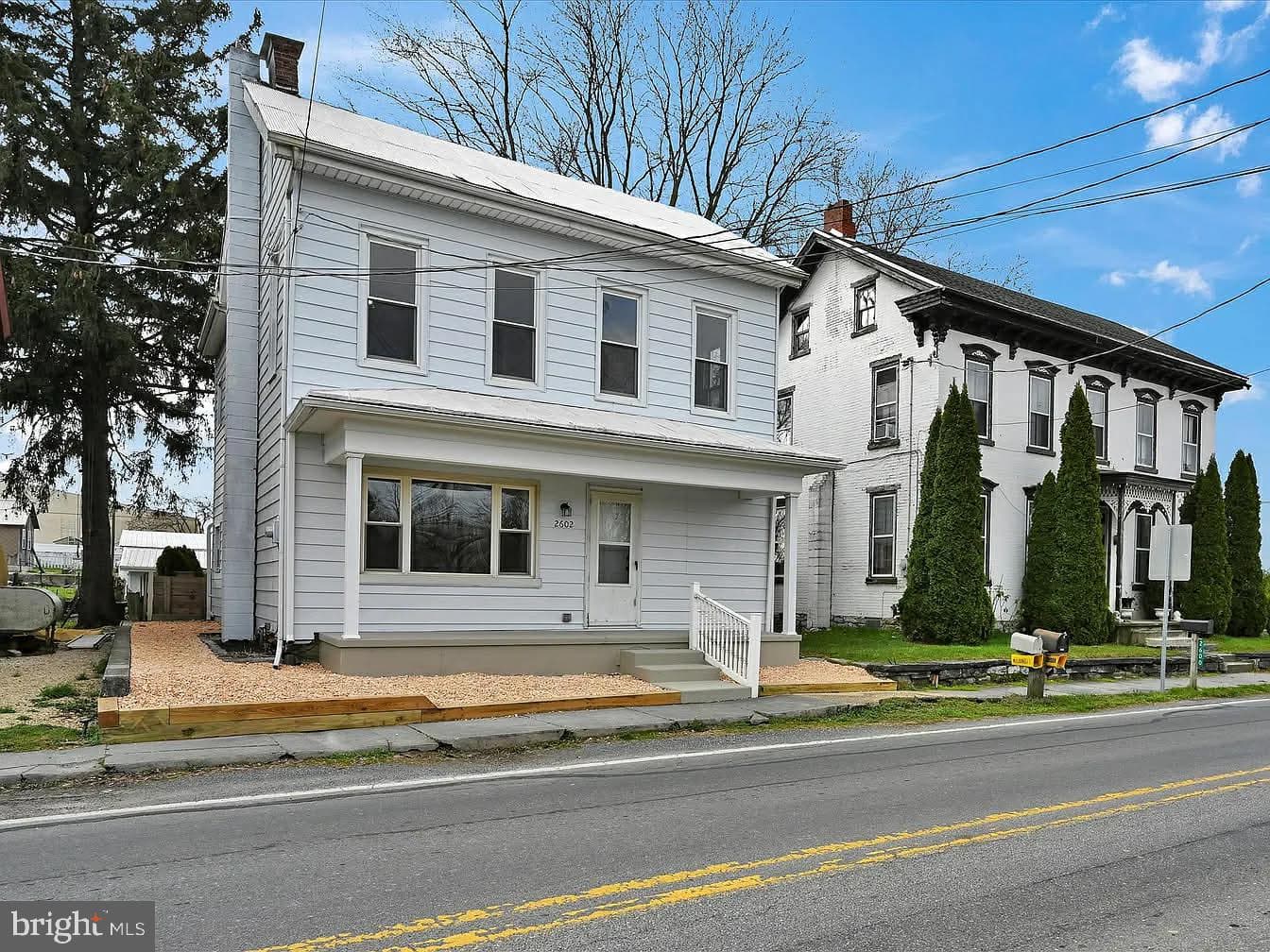 2602 E King Street photo 1