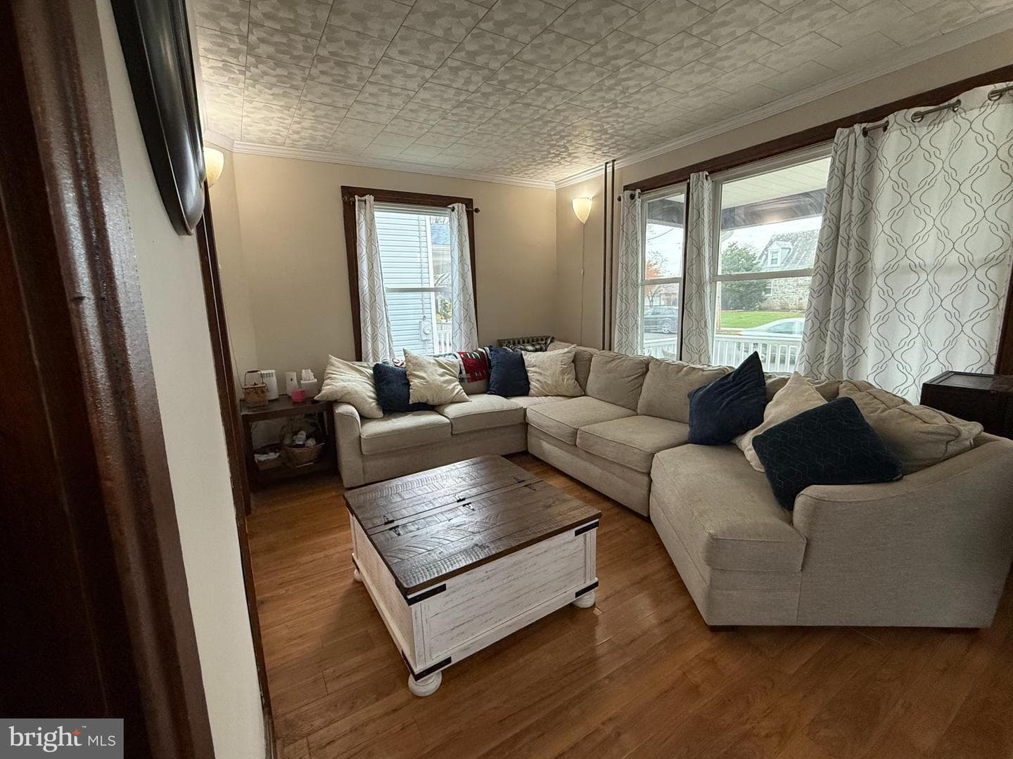 425 E Maple Street photo 5