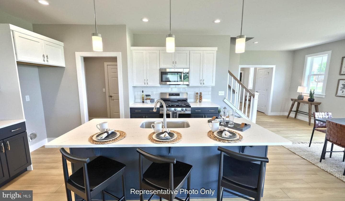 Stone Gate Boulevard photo 14