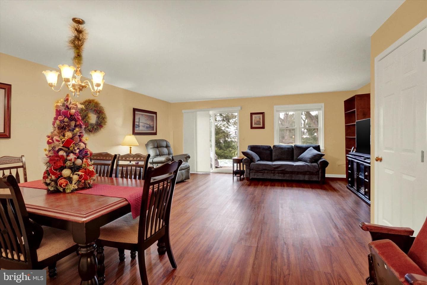 24 Woodland Estate photo 13