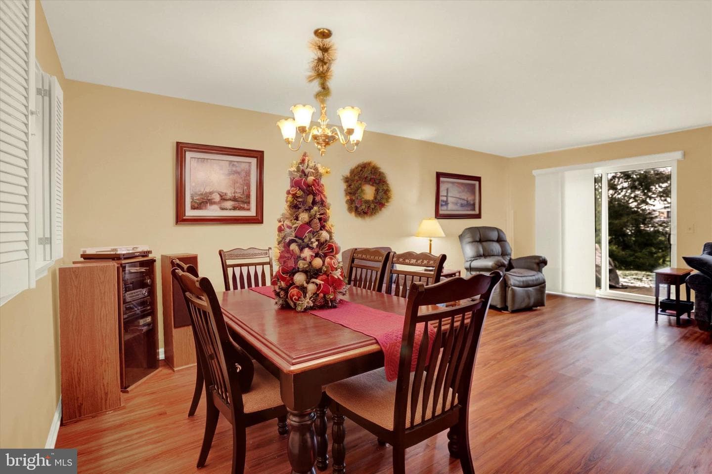 24 Woodland Estate photo 14