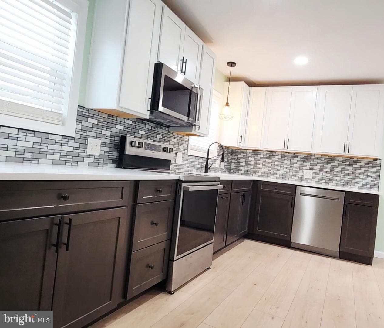 409 E Chestnut Street photo 7