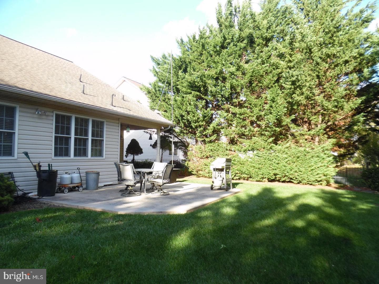 325 Charles Street photo 40