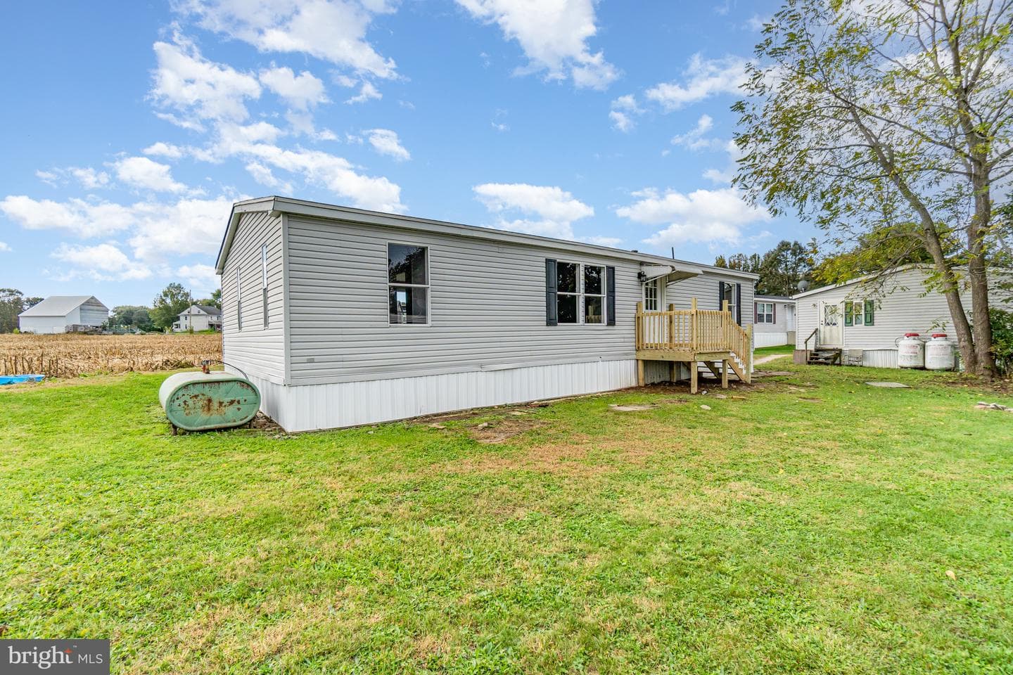 526 Palm City Park photo 3