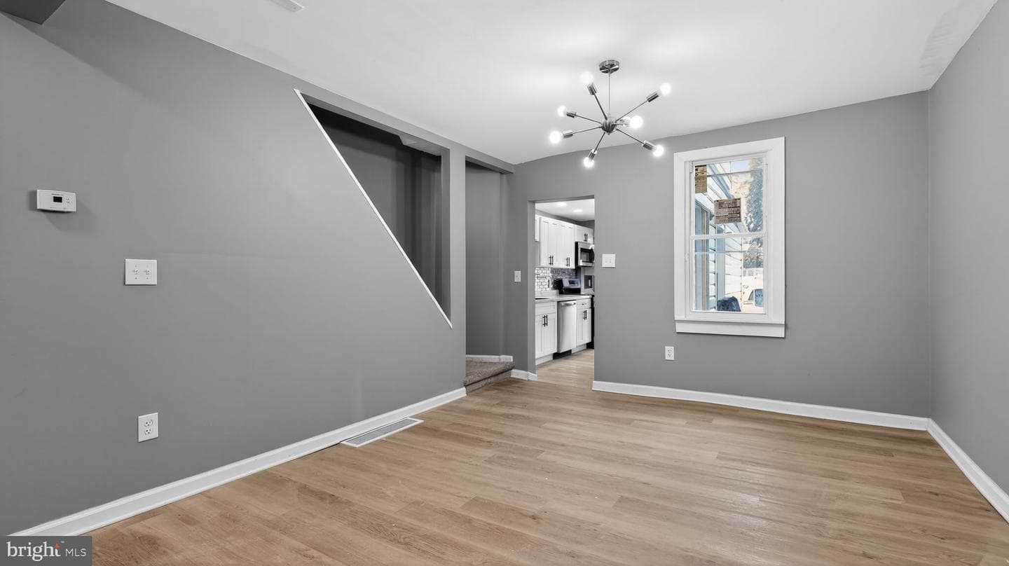 927 Elizabeth Street photo 12