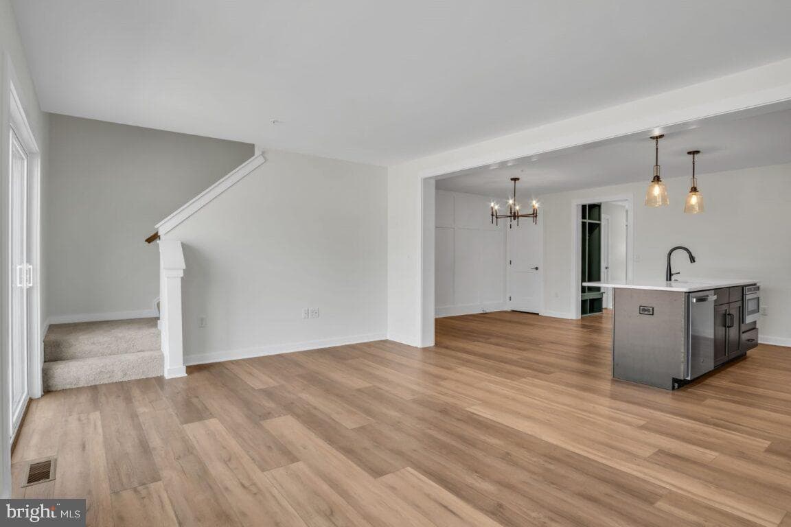 102 Candler Way photo 10