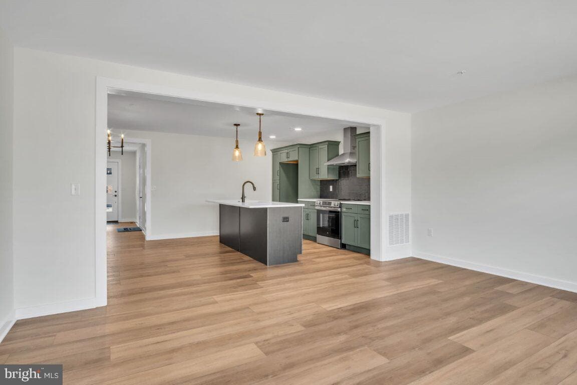 102 Candler Way photo 7