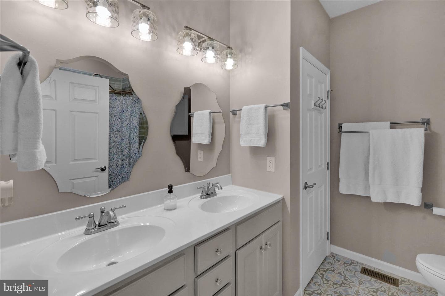 901 Lantern Drive photo 22