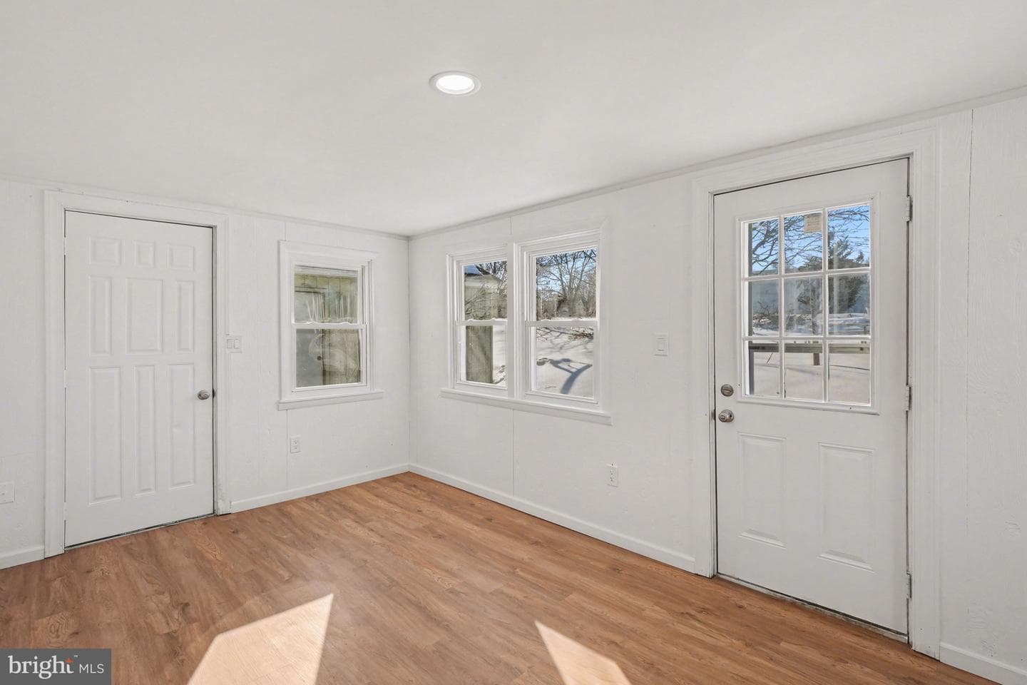 8 Penny Lane photo 12