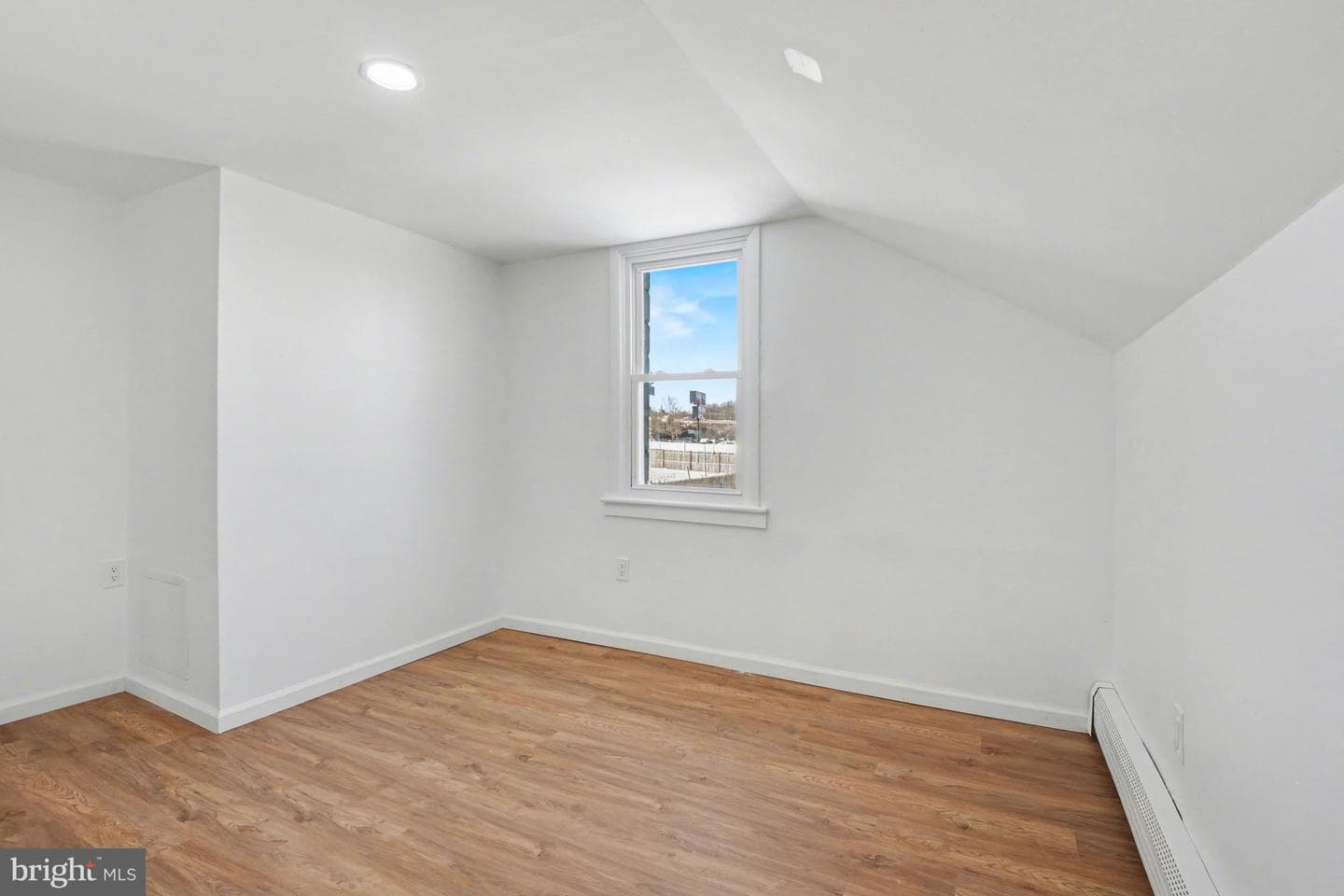 8 Penny Lane photo 16