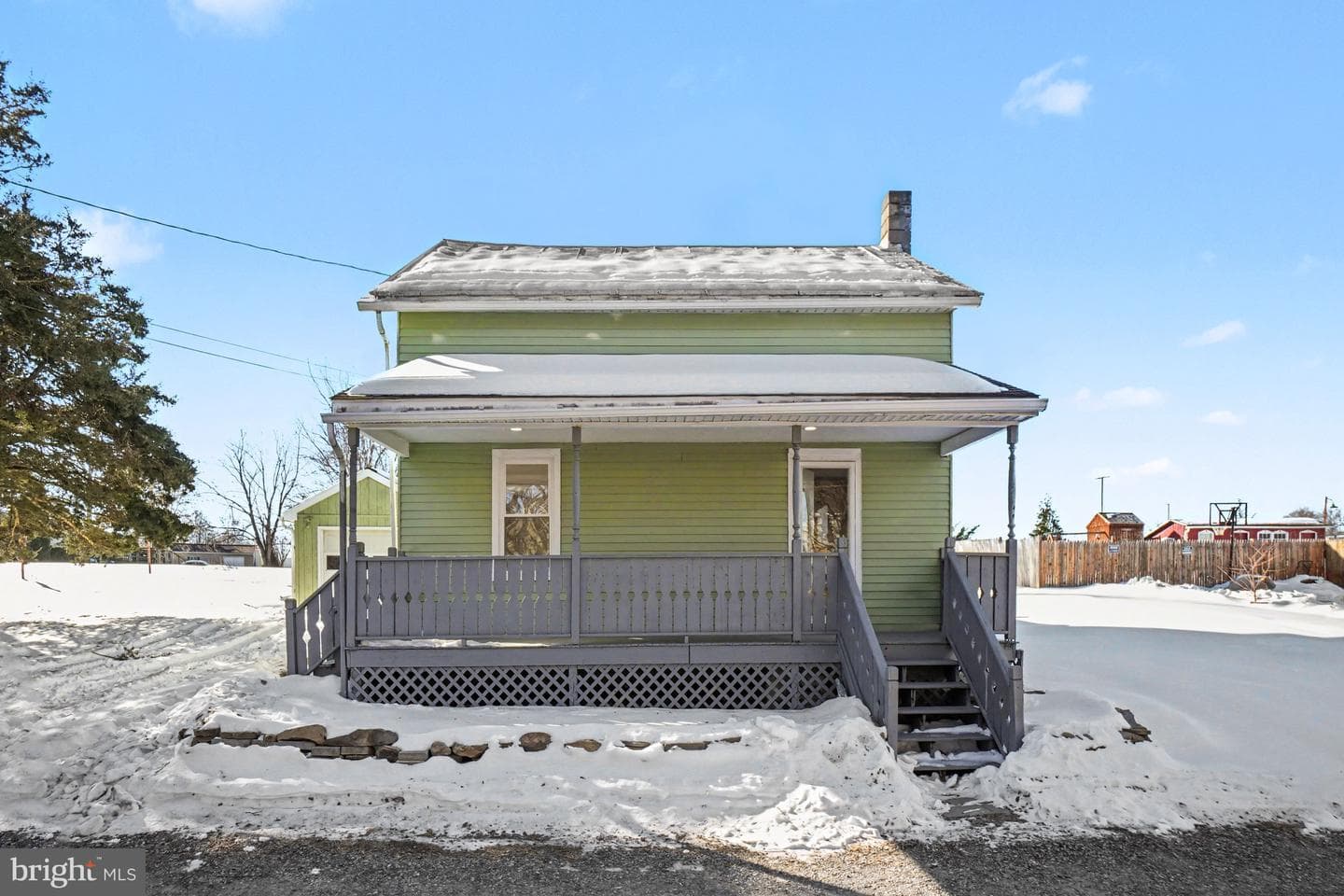 8 Penny Lane photo 2