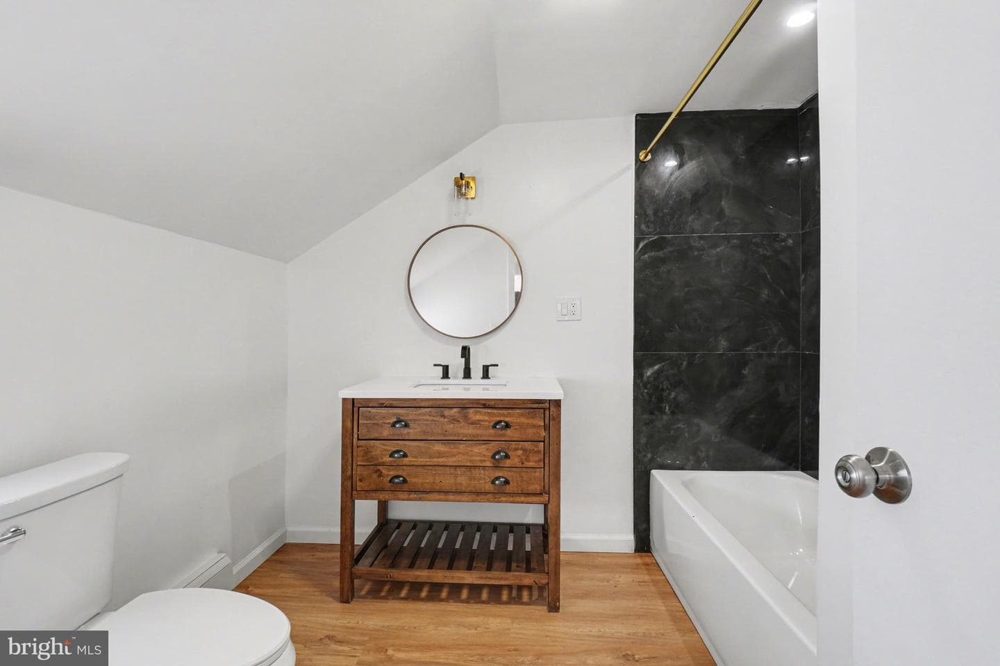 8 Penny Lane photo 22
