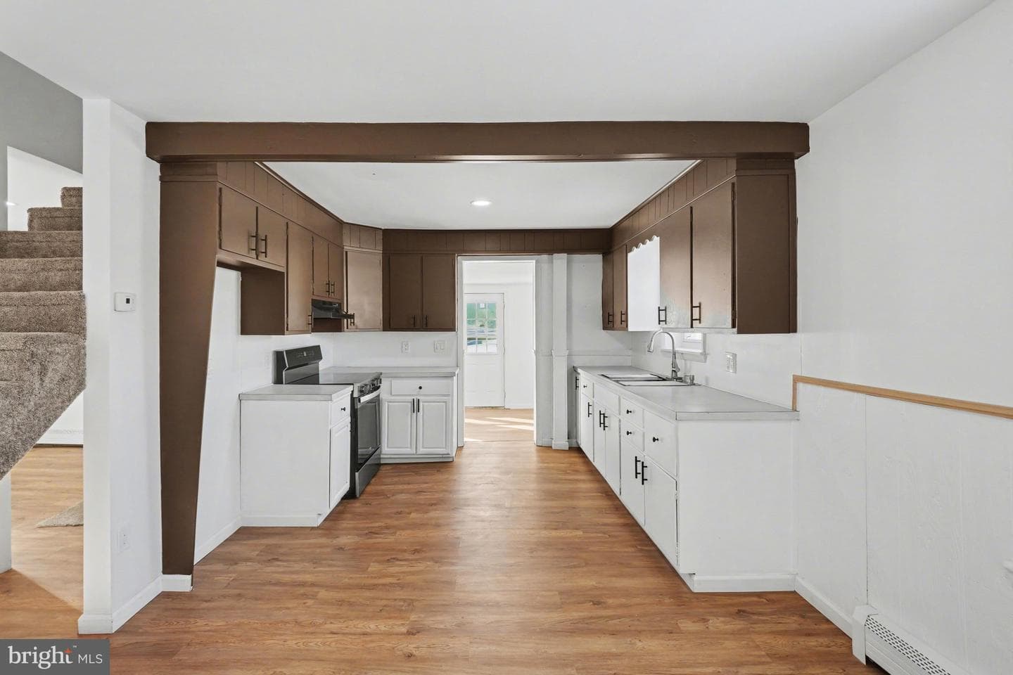 8 Penny Lane photo 6