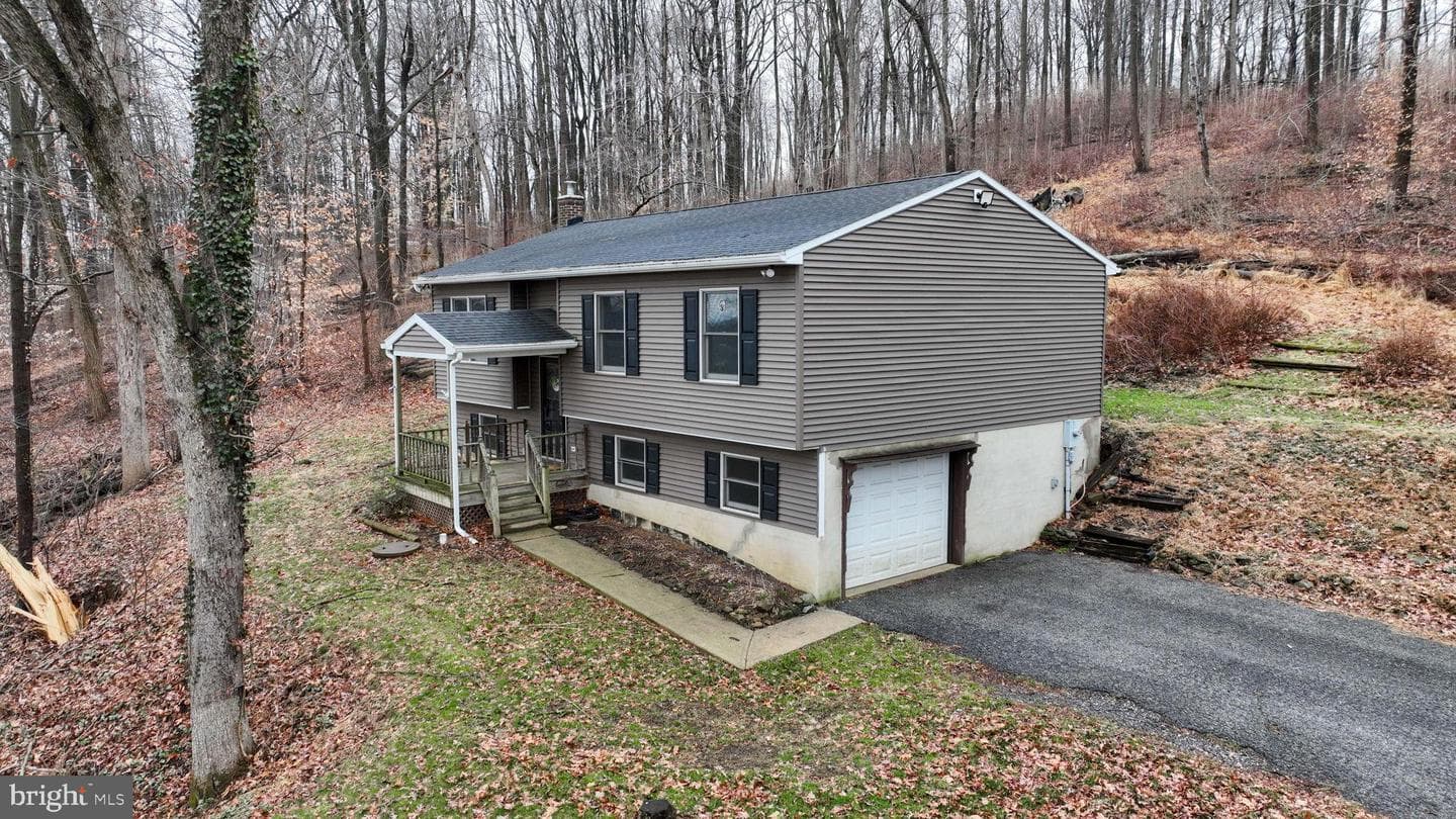 116 Ironmaster Road photo 5