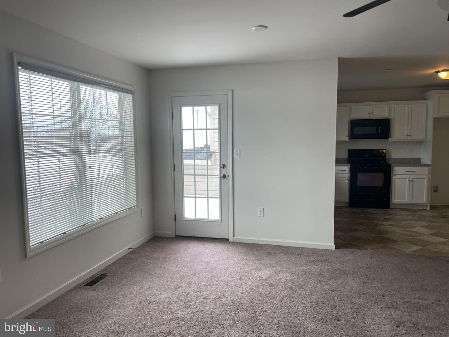 158 Braeburn Way photo 4