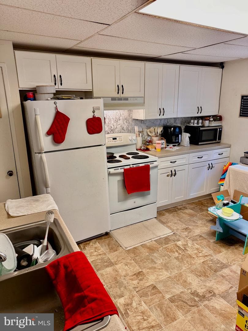 329 E Scull Street photo 4
