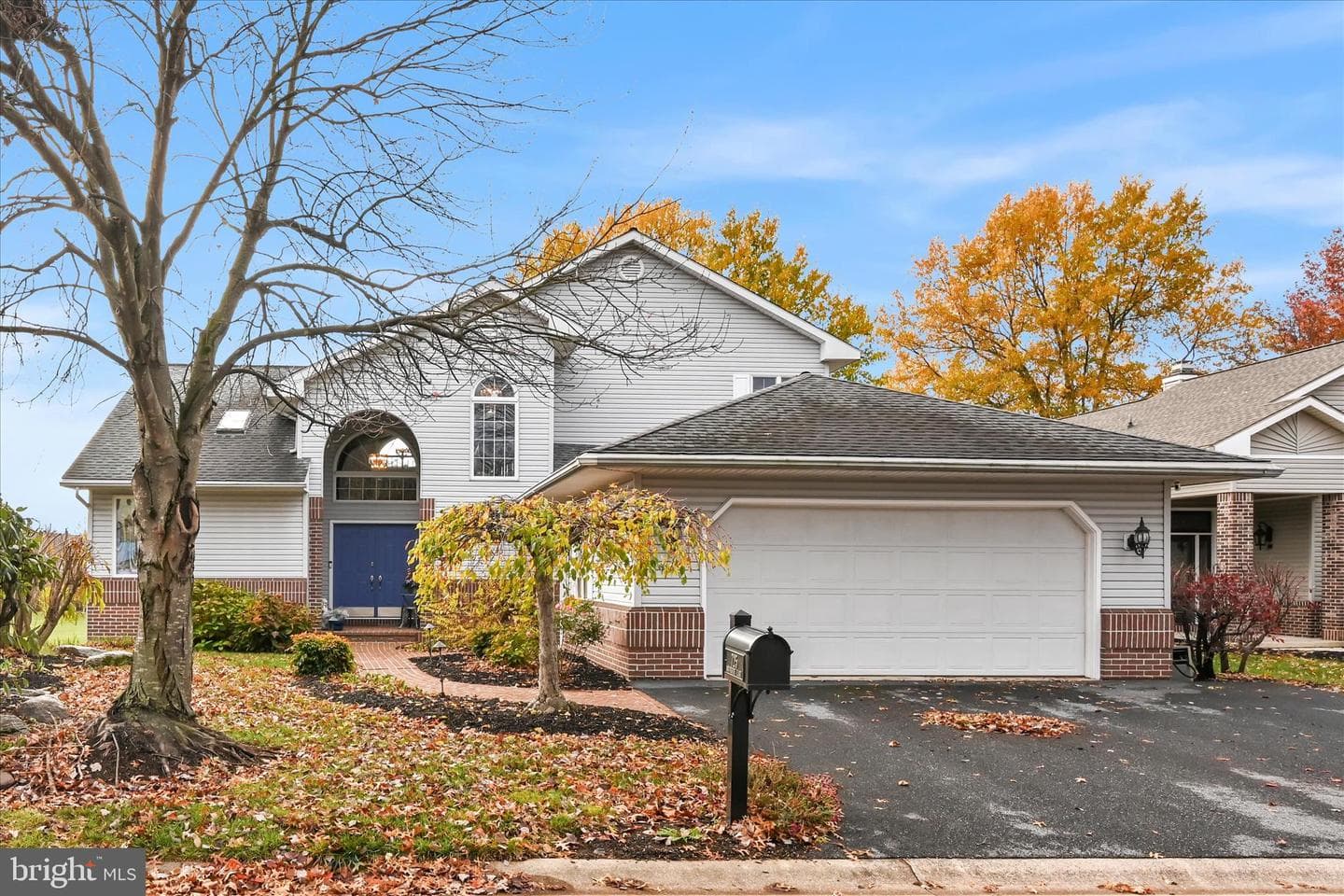 725 Brookside Lane photo 6