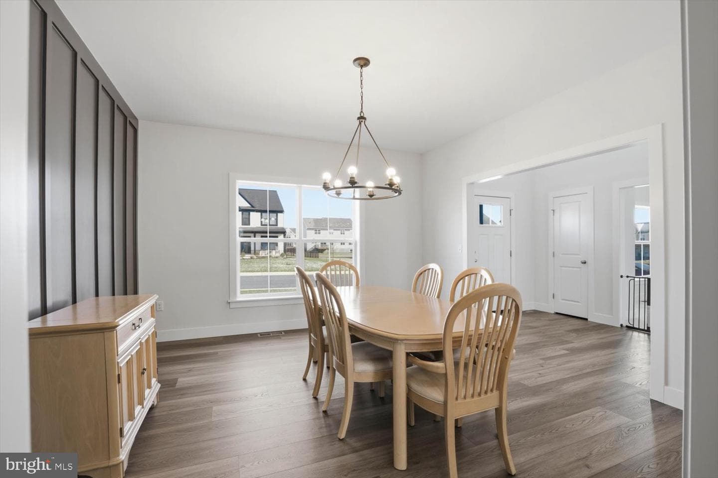 525 Breezewood Lane photo 4